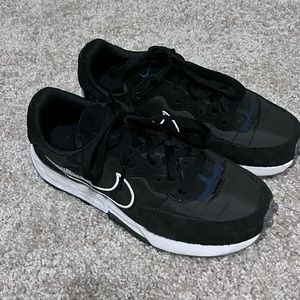 Nike Tennis Shoes